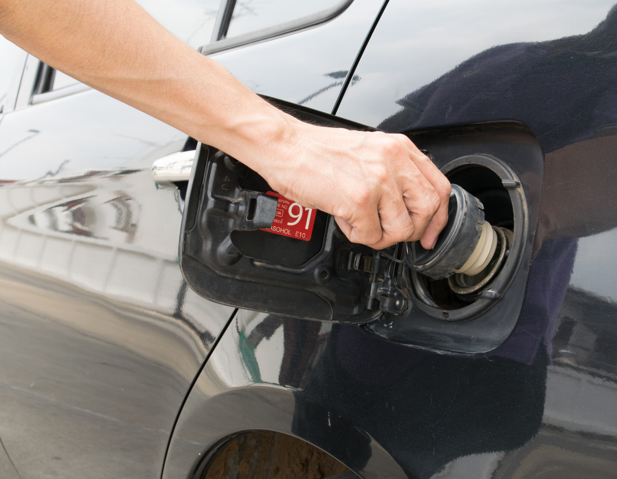 Quelles sont les differentes etapes pour siphonner un reservoir d'essence